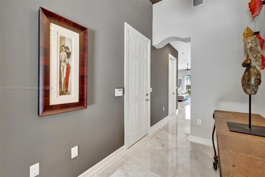 Recently Sold: $1,870,000 (4 beds, 2 baths, 4041 Square Feet)