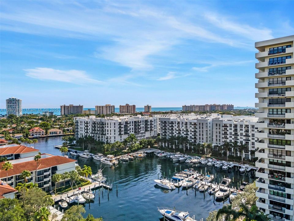 For Sale: $314,900 (1 beds, 1 baths, 1005 Square Feet)