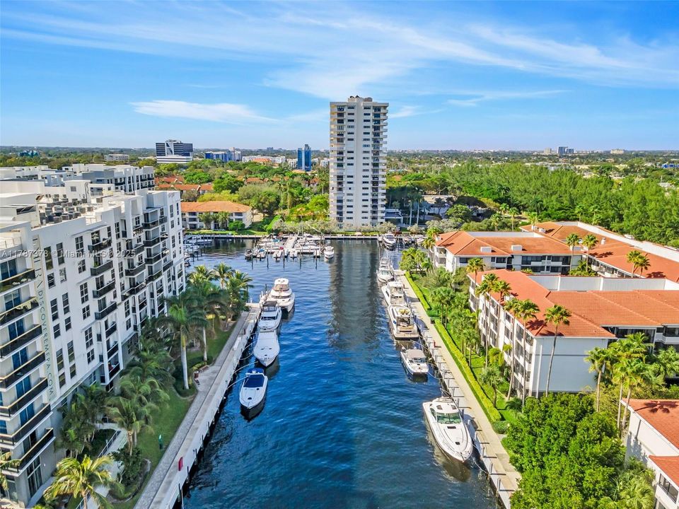 For Sale: $314,900 (1 beds, 1 baths, 1005 Square Feet)