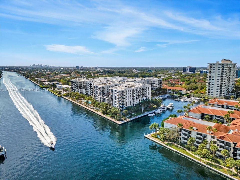 For Sale: $314,900 (1 beds, 1 baths, 1005 Square Feet)