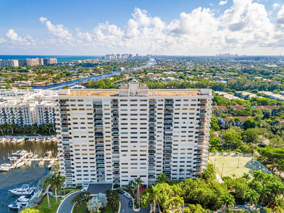 For Sale: $314,900 (1 beds, 1 baths, 1005 Square Feet)