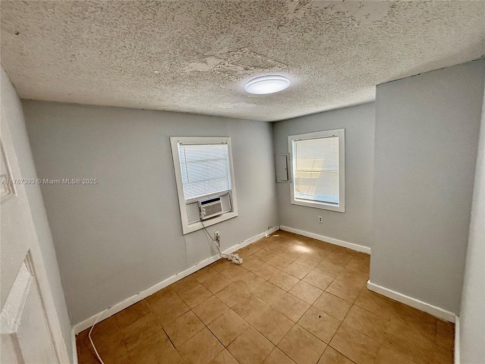 Recently Rented: $1,500 (2 beds, 1 baths, 485 Square Feet)