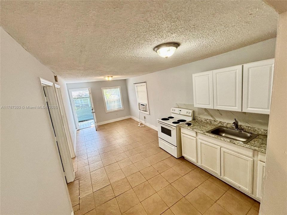 Recently Rented: $1,500 (2 beds, 1 baths, 485 Square Feet)