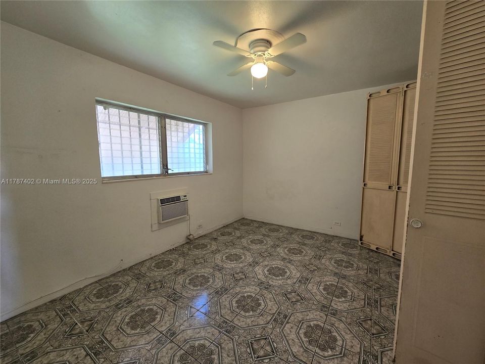 Recently Rented: $1,500 (1 beds, 1 baths, 551 Square Feet)