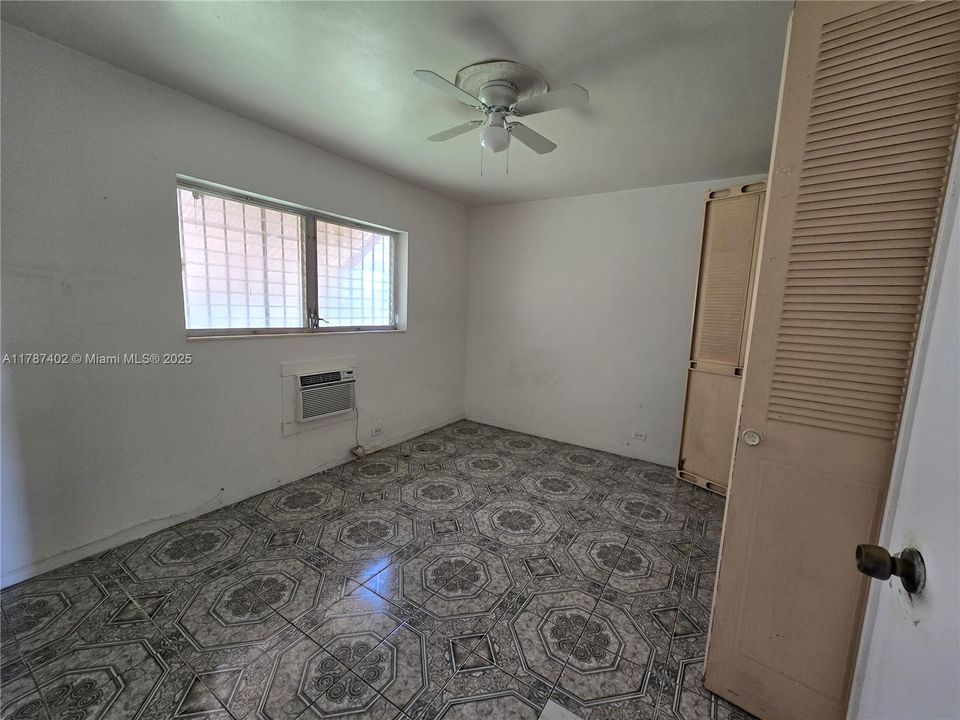 Recently Rented: $1,500 (1 beds, 1 baths, 551 Square Feet)