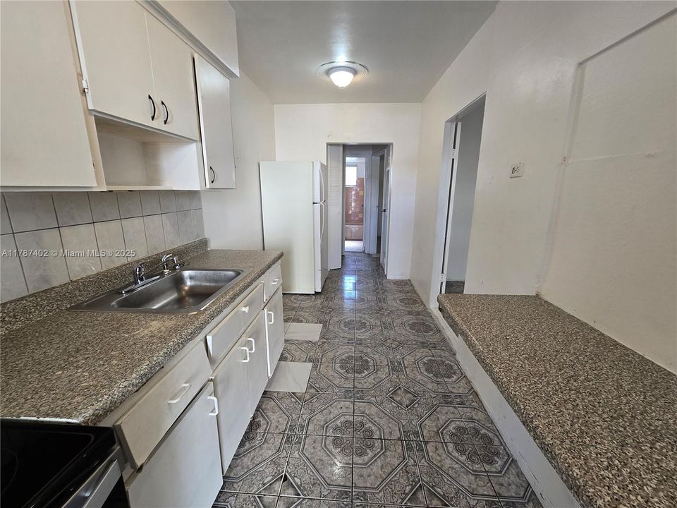 Recently Rented: $1,500 (1 beds, 1 baths, 551 Square Feet)