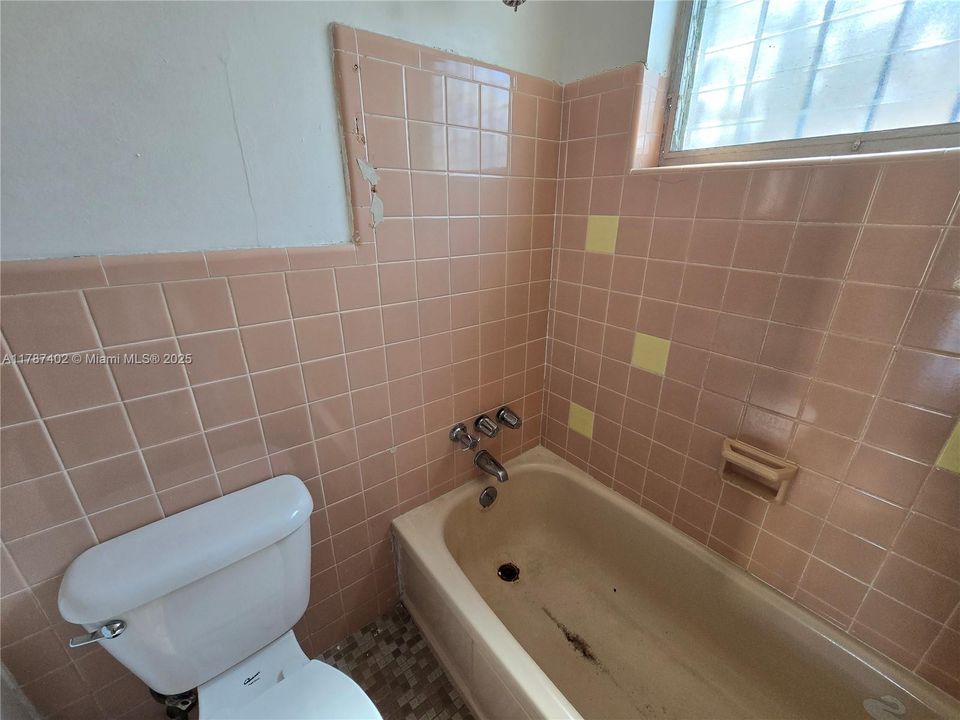Recently Rented: $1,500 (1 beds, 1 baths, 551 Square Feet)