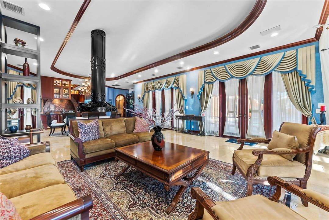 For Sale: $7,000,000 (5 beds, 5 baths, 5845 Square Feet)