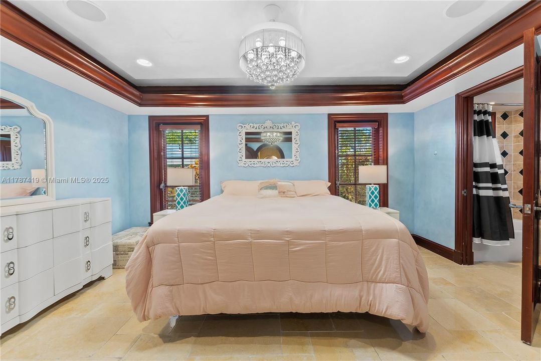 For Sale: $7,000,000 (5 beds, 5 baths, 5845 Square Feet)