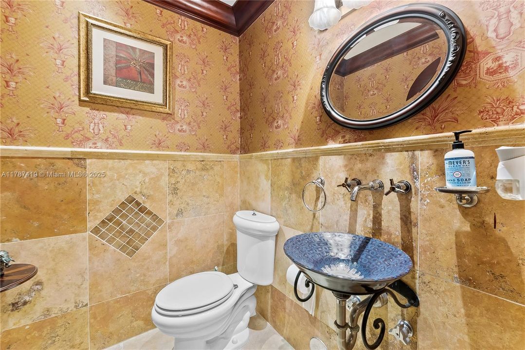 For Sale: $7,000,000 (5 beds, 5 baths, 5845 Square Feet)