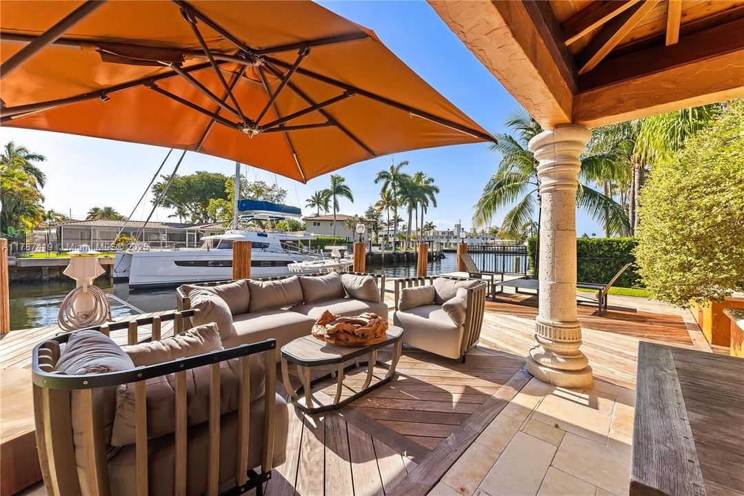 For Sale: $7,000,000 (5 beds, 5 baths, 5845 Square Feet)