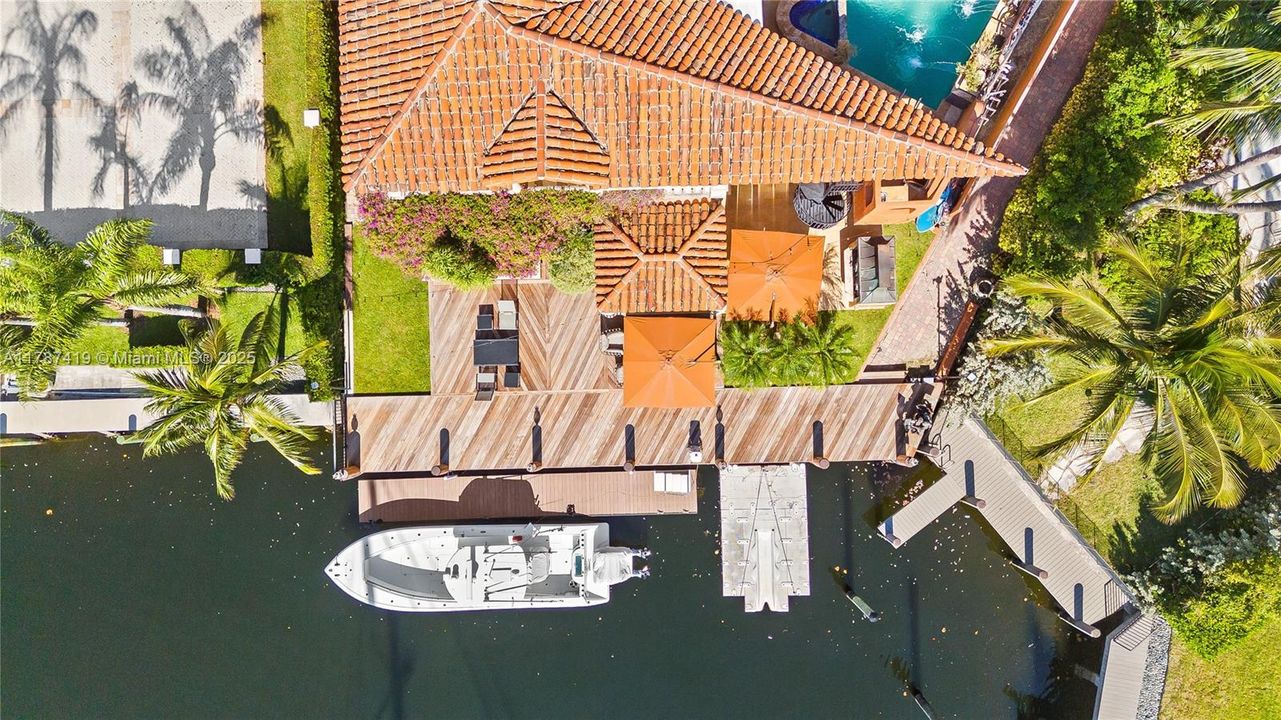 For Sale: $7,000,000 (5 beds, 5 baths, 5845 Square Feet)