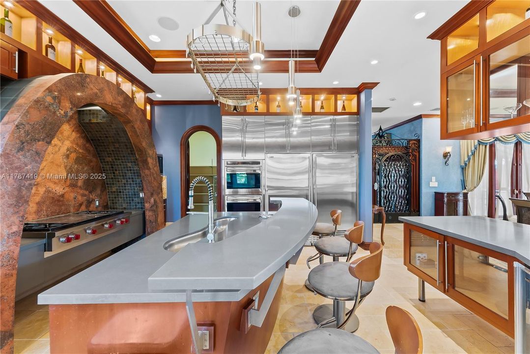 For Sale: $7,000,000 (5 beds, 5 baths, 5845 Square Feet)