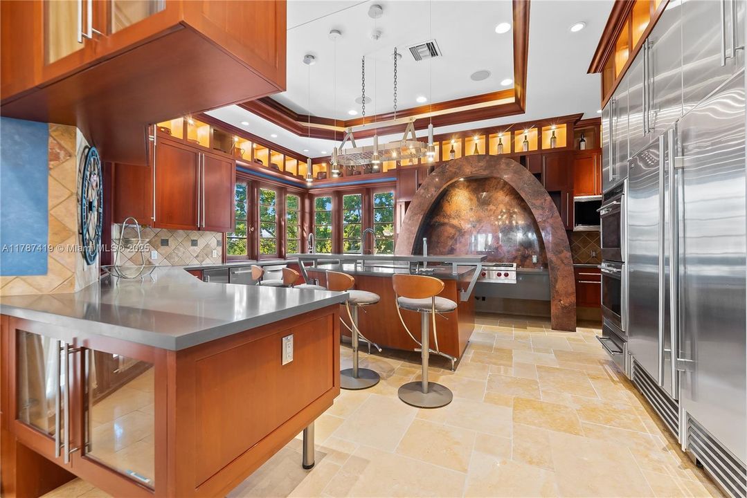 For Sale: $7,000,000 (5 beds, 5 baths, 5845 Square Feet)