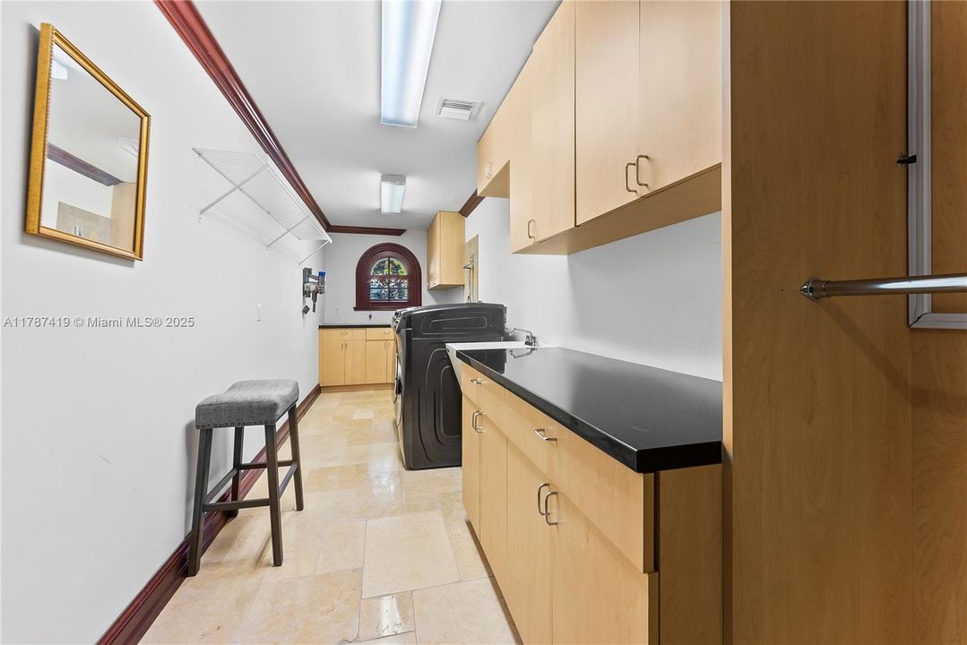 For Sale: $7,000,000 (5 beds, 5 baths, 5845 Square Feet)