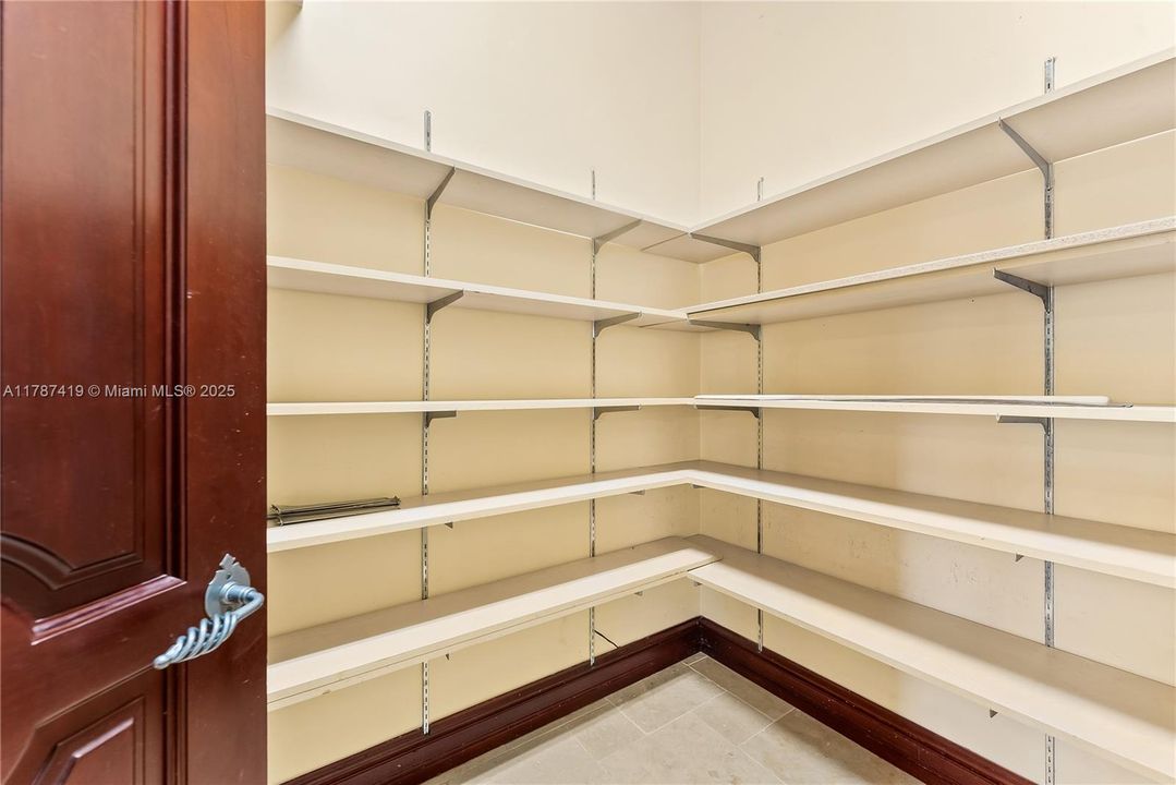 For Sale: $7,000,000 (5 beds, 5 baths, 5845 Square Feet)