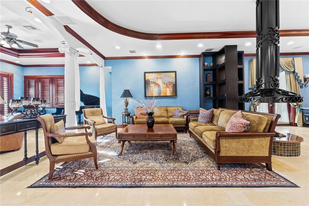 For Sale: $7,000,000 (5 beds, 5 baths, 5845 Square Feet)