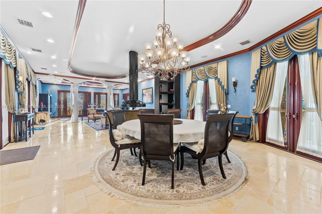 For Sale: $7,000,000 (5 beds, 5 baths, 5845 Square Feet)