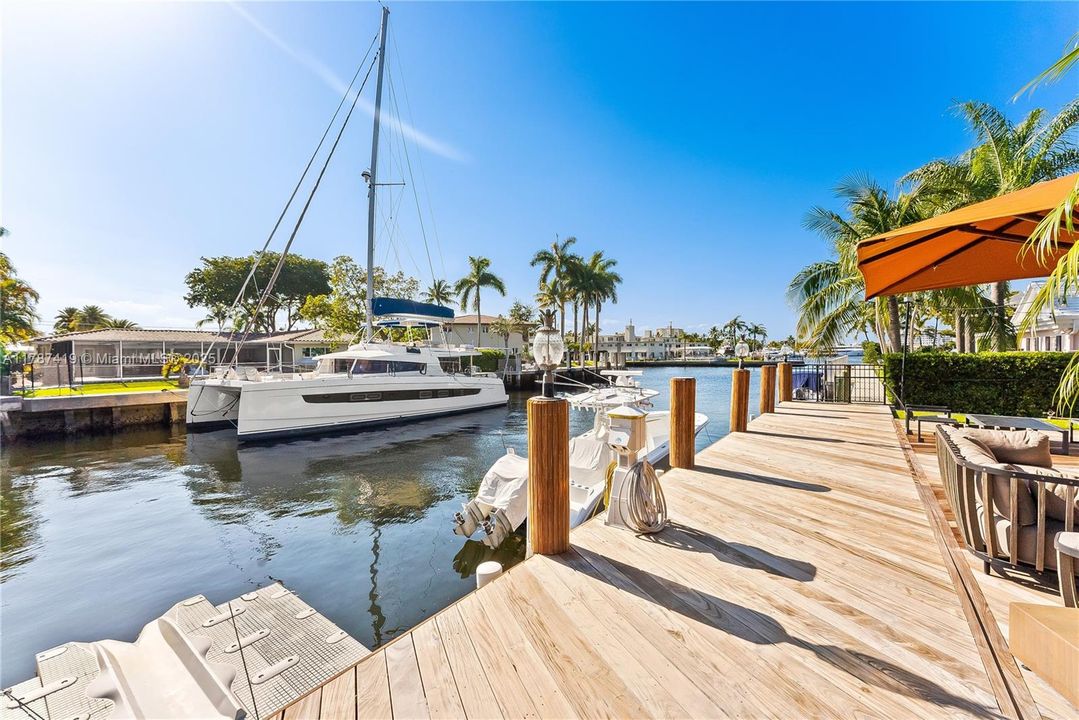 For Sale: $7,000,000 (5 beds, 5 baths, 5845 Square Feet)