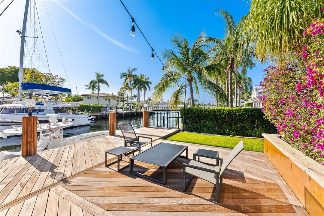 For Sale: $7,000,000 (5 beds, 5 baths, 5845 Square Feet)