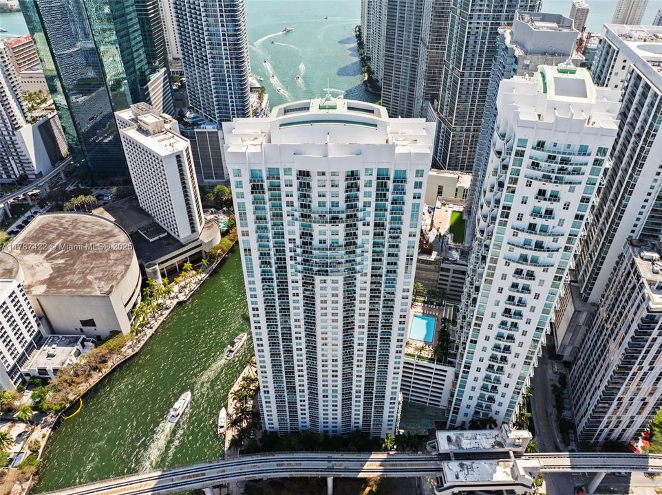待售: $450,000 (1 贝兹, 1 浴室, 775 平方英尺)