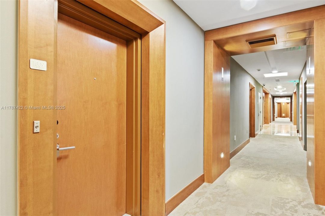 待售: $450,000 (1 贝兹, 1 浴室, 775 平方英尺)