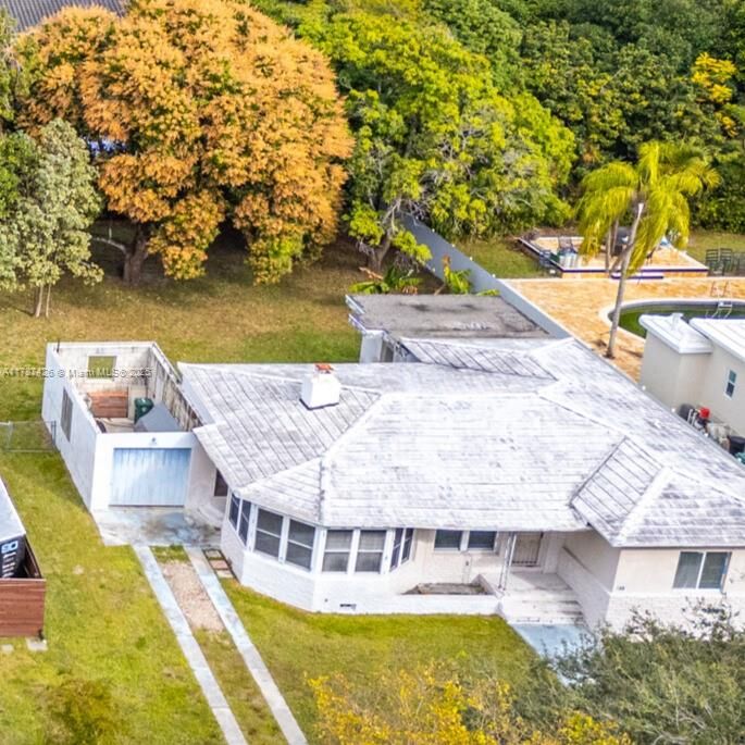 Recently Sold: $690,000 (2 beds, 2 baths, 1591 Square Feet)