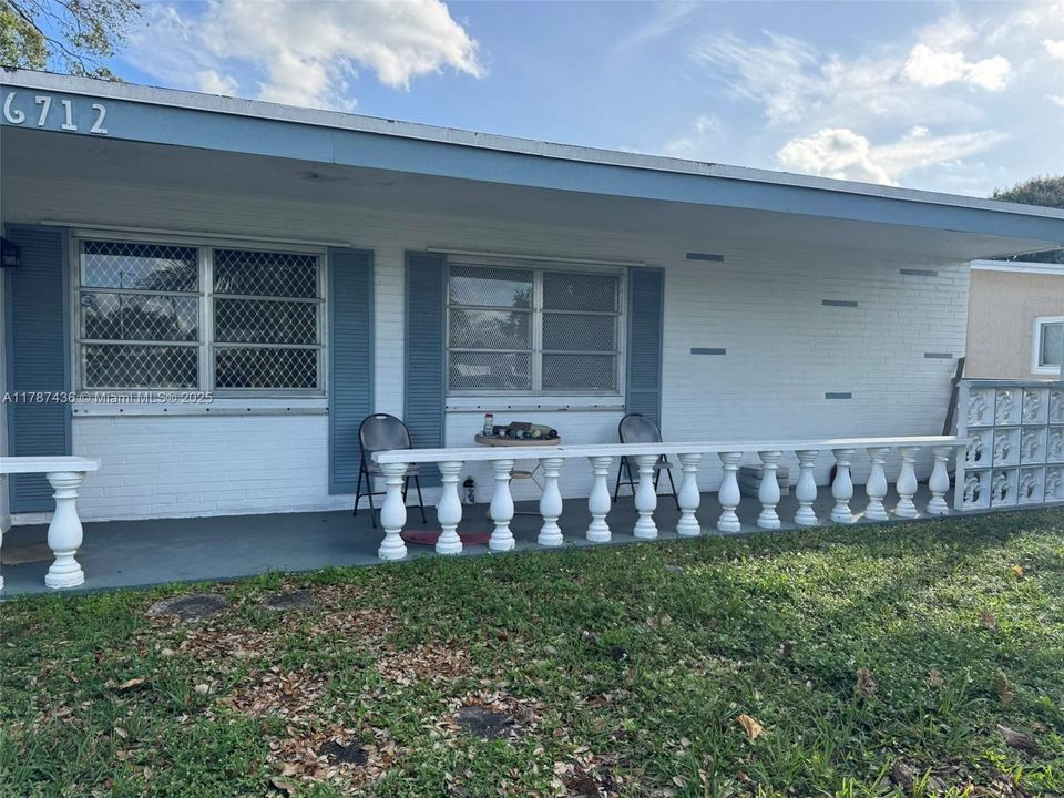 最近售出: $375,000 (3 贝兹, 2 浴室, 1550 平方英尺)