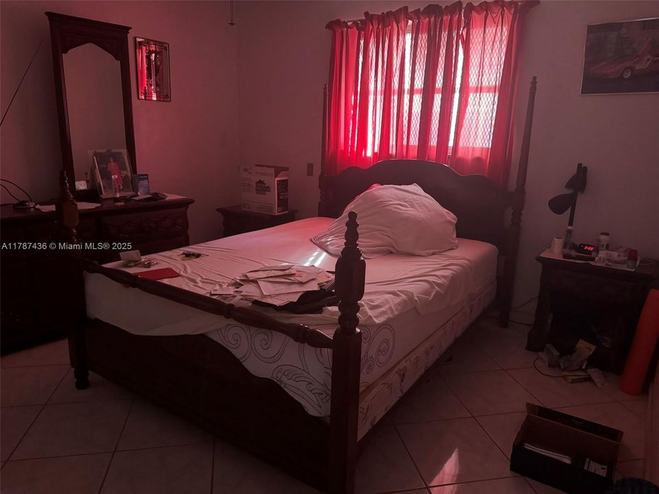 最近售出: $375,000 (3 贝兹, 2 浴室, 1550 平方英尺)