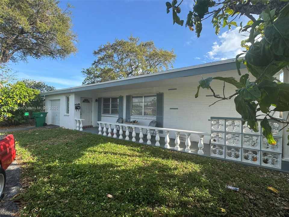 最近售出: $375,000 (3 贝兹, 2 浴室, 1550 平方英尺)