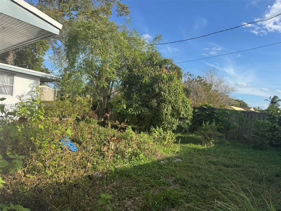 最近售出: $375,000 (3 贝兹, 2 浴室, 1550 平方英尺)