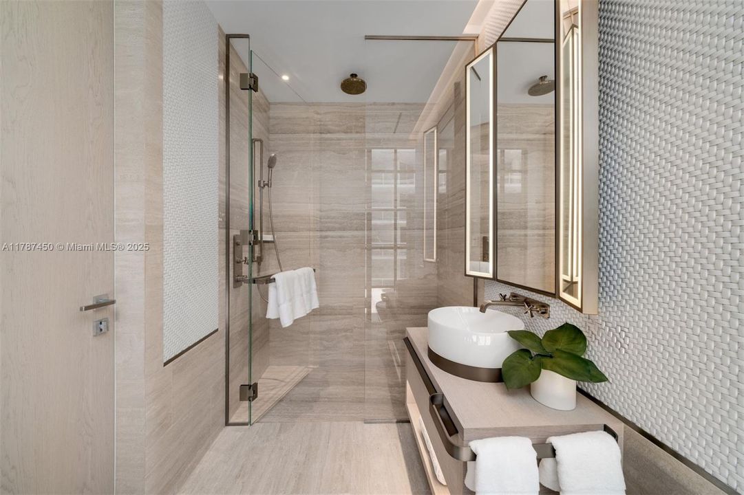En Venta: $12,900,000 (3 camas, 3 baños, 3136 Pies cuadrados)