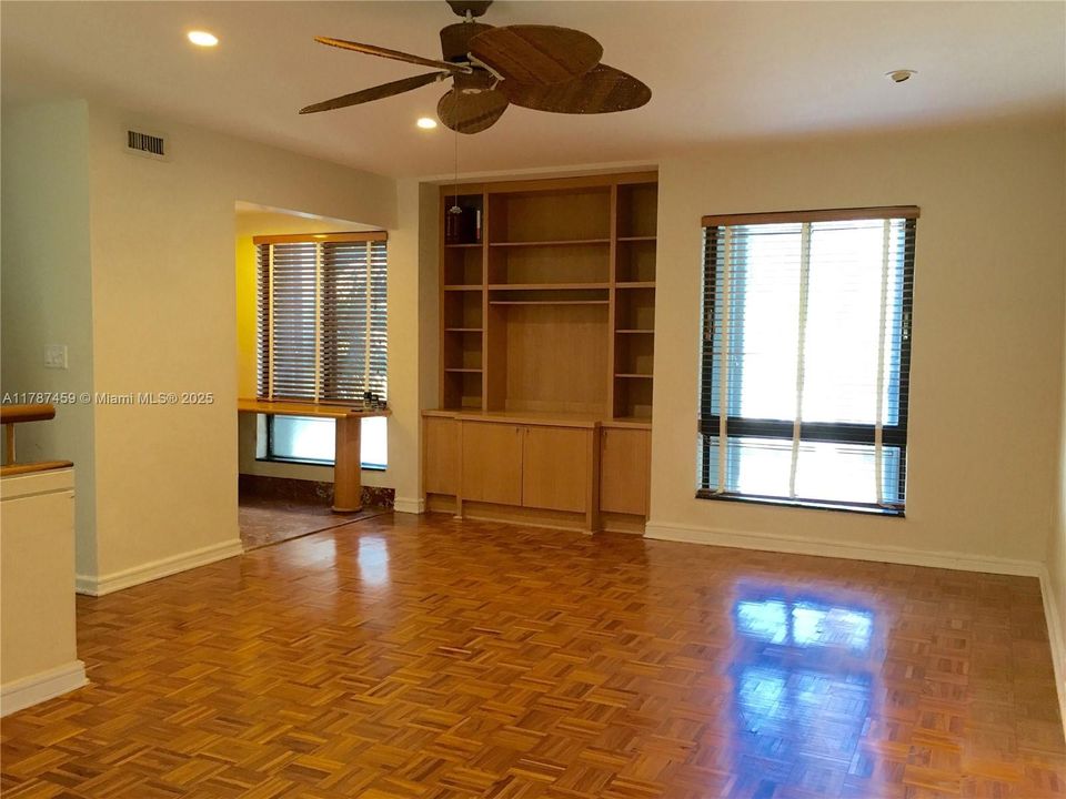 Недавно продано: $899,000 (2 спален, 2 ванн, 1669 Квадратных фут)