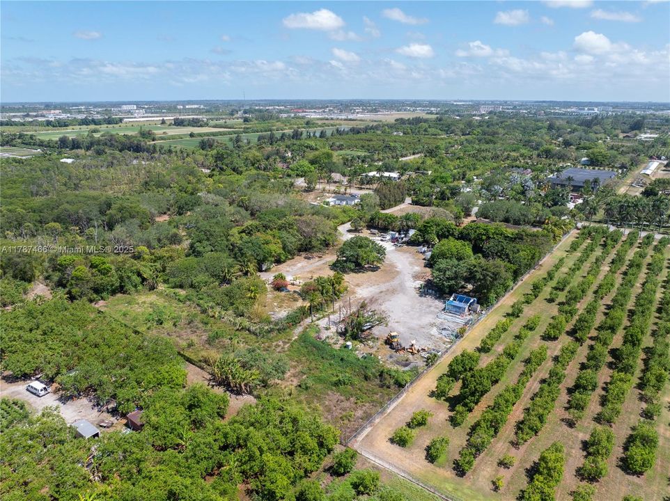 Recently Sold: $1,390,000 (4 beds, 3 baths, 2552 Square Feet)