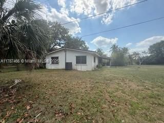 Recently Sold: $1,390,000 (4 beds, 3 baths, 2552 Square Feet)