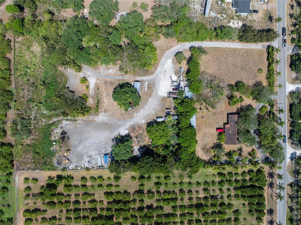 Recently Sold: $1,390,000 (4 beds, 3 baths, 2552 Square Feet)