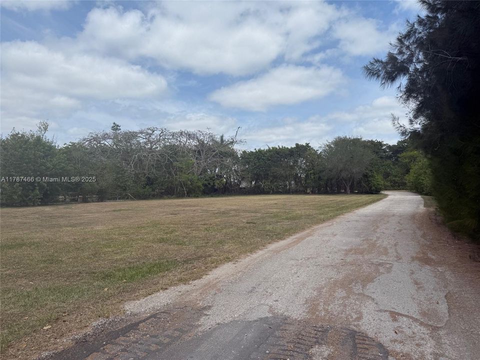 Recently Sold: $1,390,000 (4 beds, 3 baths, 2552 Square Feet)