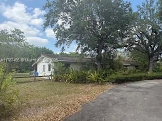 Recently Sold: $1,390,000 (4 beds, 3 baths, 2552 Square Feet)