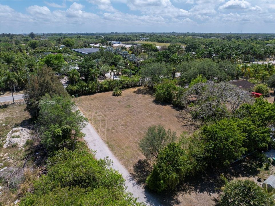 Recently Sold: $1,390,000 (4 beds, 3 baths, 2552 Square Feet)