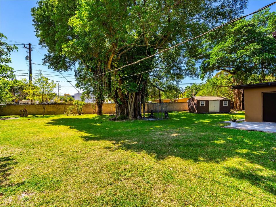 Vendido Recientemente: $895,000 (3 camas, 2 baños, 1524 Pies cuadrados)