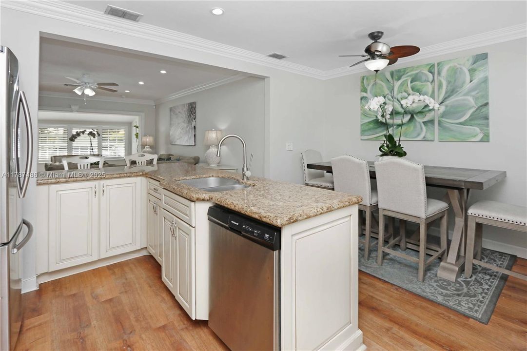 Recently Sold: $649,000 (3 beds, 2 baths, 1610 Square Feet)