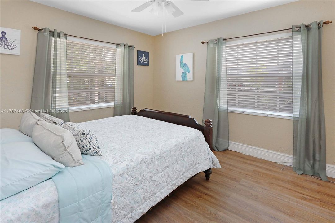 Recently Sold: $649,000 (3 beds, 2 baths, 1610 Square Feet)