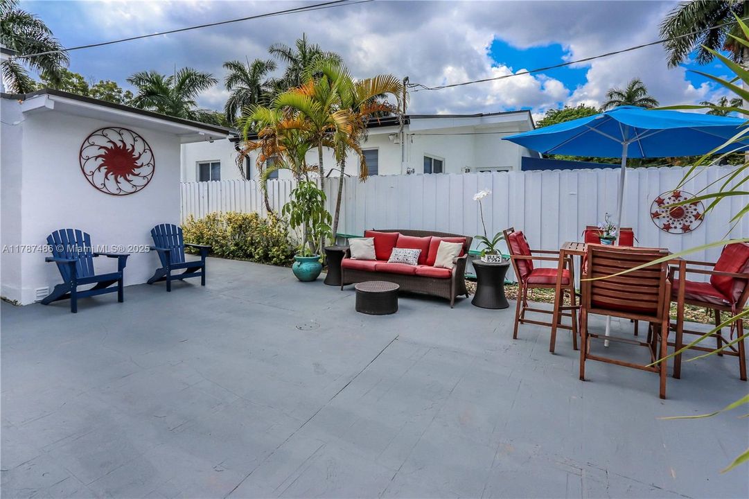 Recently Sold: $649,000 (3 beds, 2 baths, 1610 Square Feet)