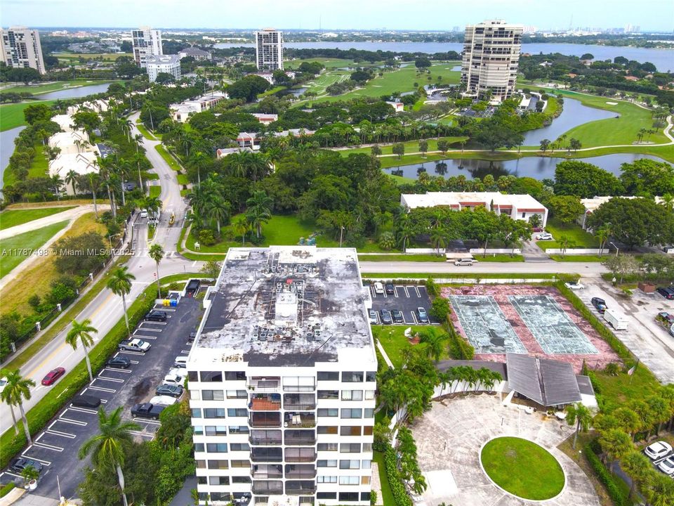 待售: $230,000 (2 贝兹, 2 浴室, 996 平方英尺)