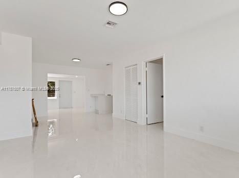 Recently Sold: $450,000 (3 beds, 2 baths, 1038 Square Feet)