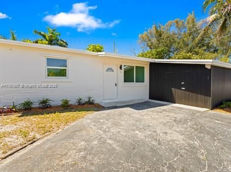 Recently Sold: $450,000 (3 beds, 2 baths, 1038 Square Feet)