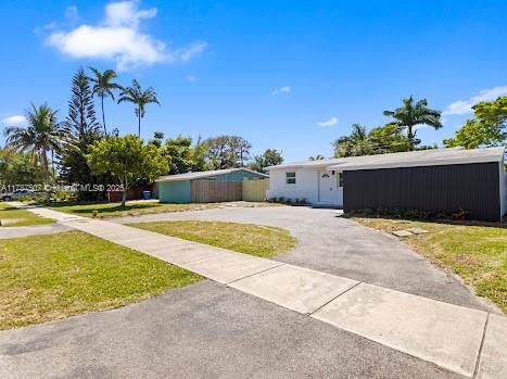 Recently Sold: $450,000 (3 beds, 2 baths, 1038 Square Feet)