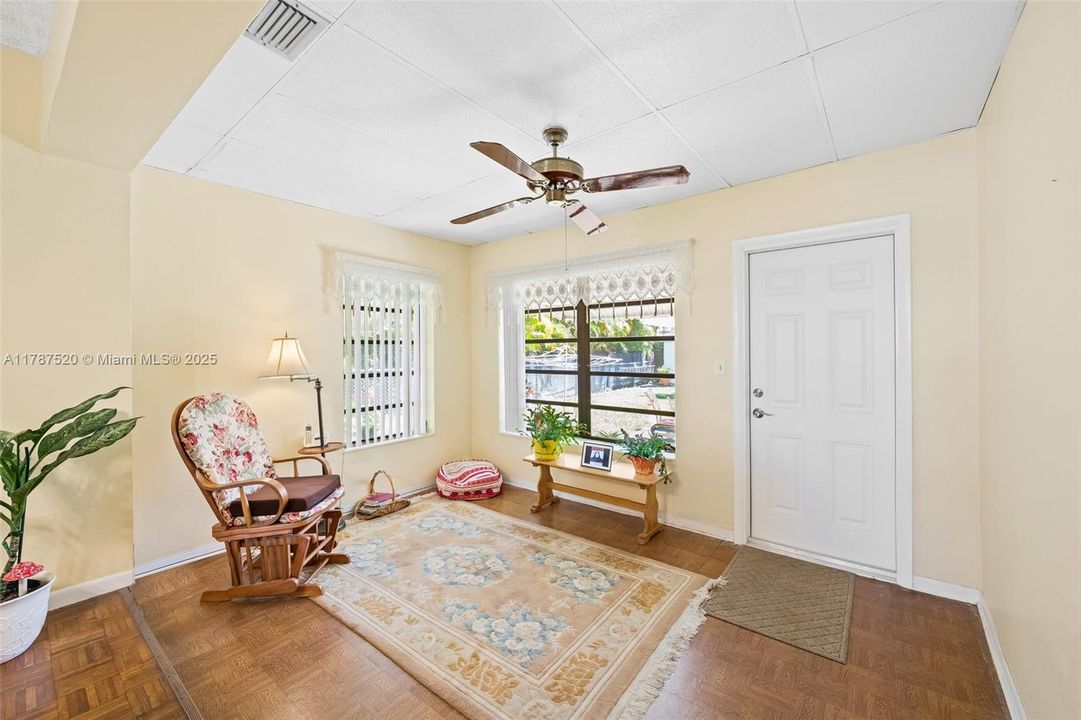 Recently Sold: $629,999 (3 beds, 2 baths, 1426 Square Feet)