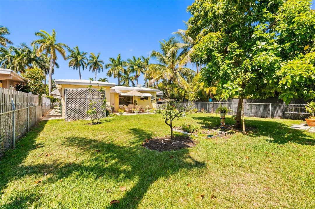 Recently Sold: $629,999 (3 beds, 2 baths, 1426 Square Feet)