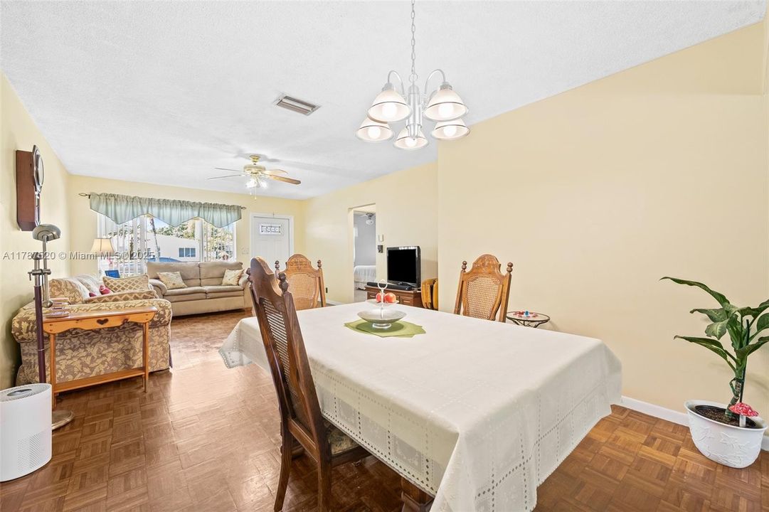 Recently Sold: $629,999 (3 beds, 2 baths, 1426 Square Feet)